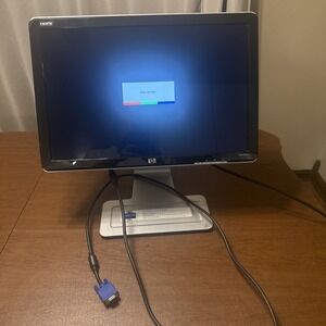 HP W2207h 22" Widescreen LCD Monitor  W/ Built -in Speaker USB 2.0 VGA HDMI .